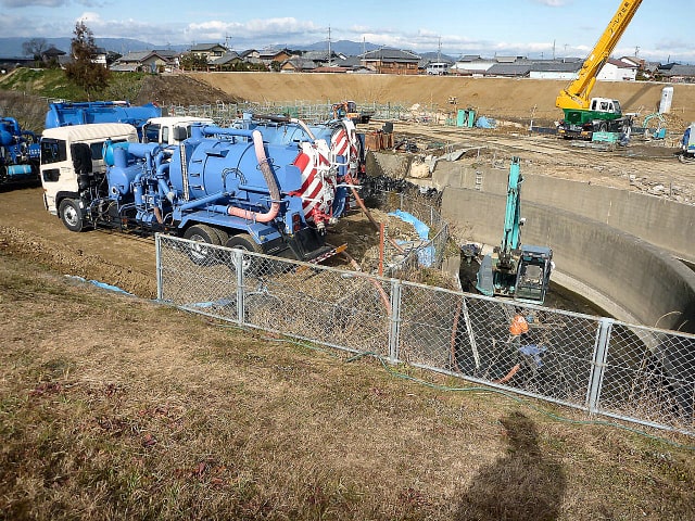 河川しゅんせつ工事